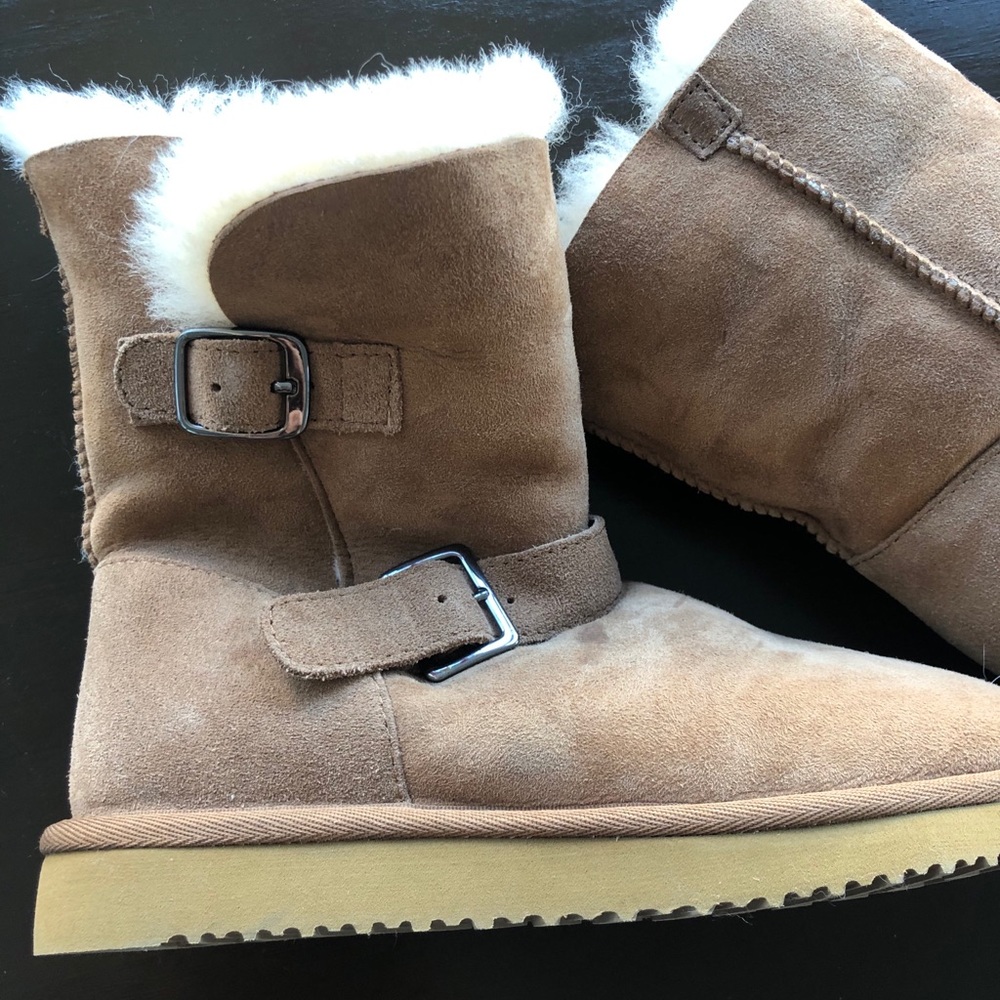 Women’s shearling boots